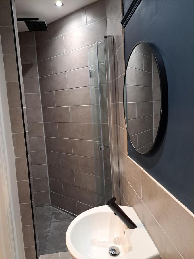 Kingsdown Apartment Грейт Малвърн Екстериор снимка