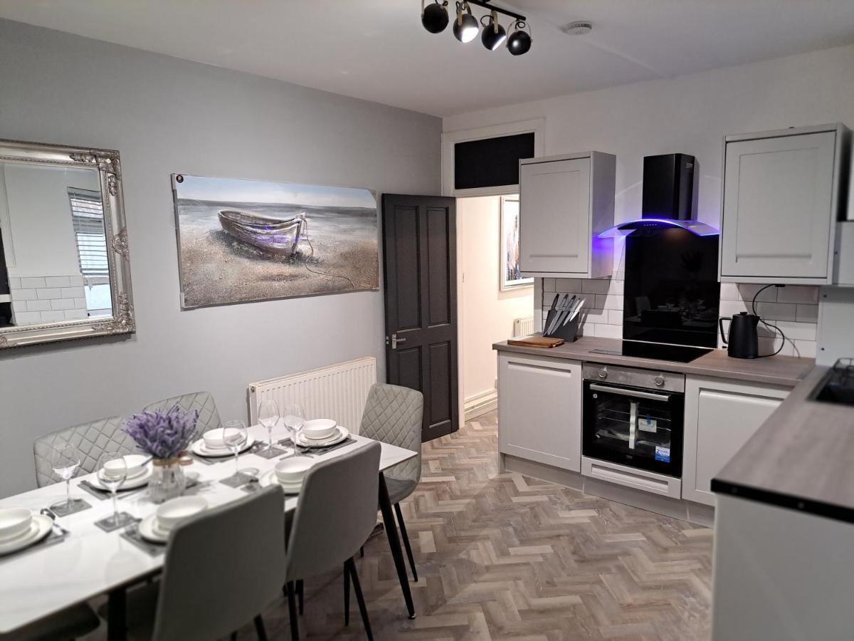 Kingsdown Apartment Грейт Малвърн Екстериор снимка