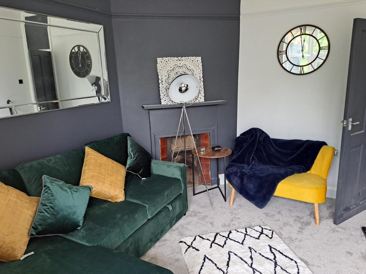Kingsdown Apartment Грейт Малвърн Екстериор снимка