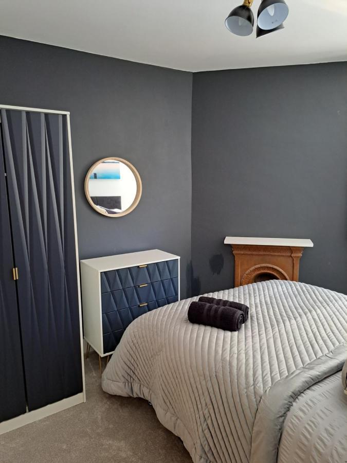 Kingsdown Apartment Грейт Малвърн Екстериор снимка