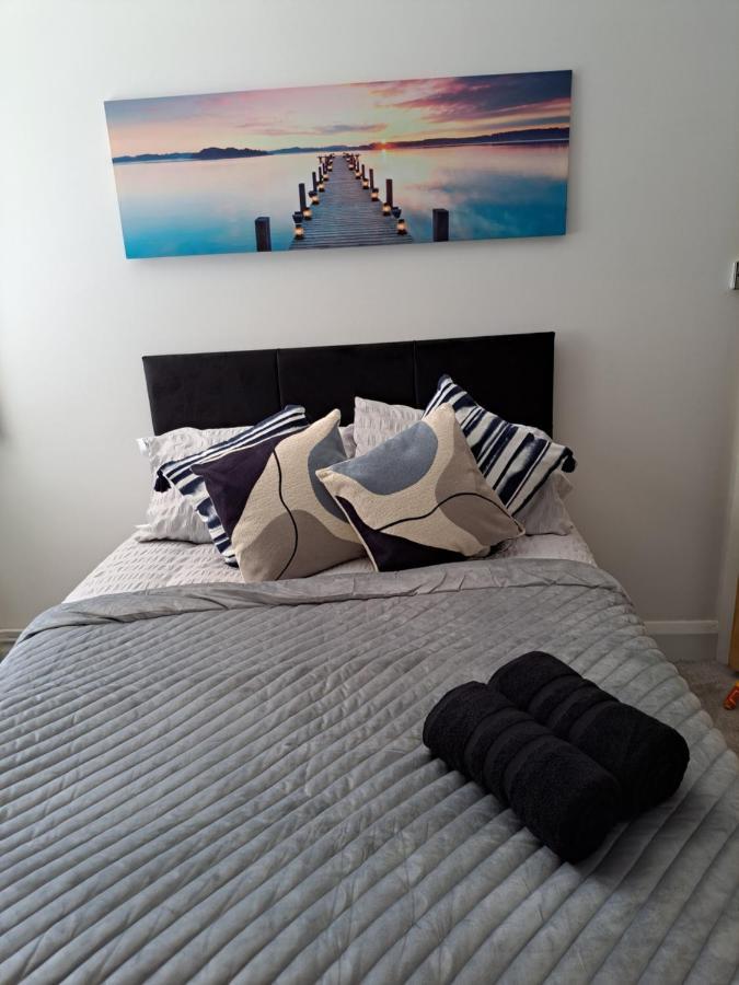 Kingsdown Apartment Грейт Малвърн Екстериор снимка
