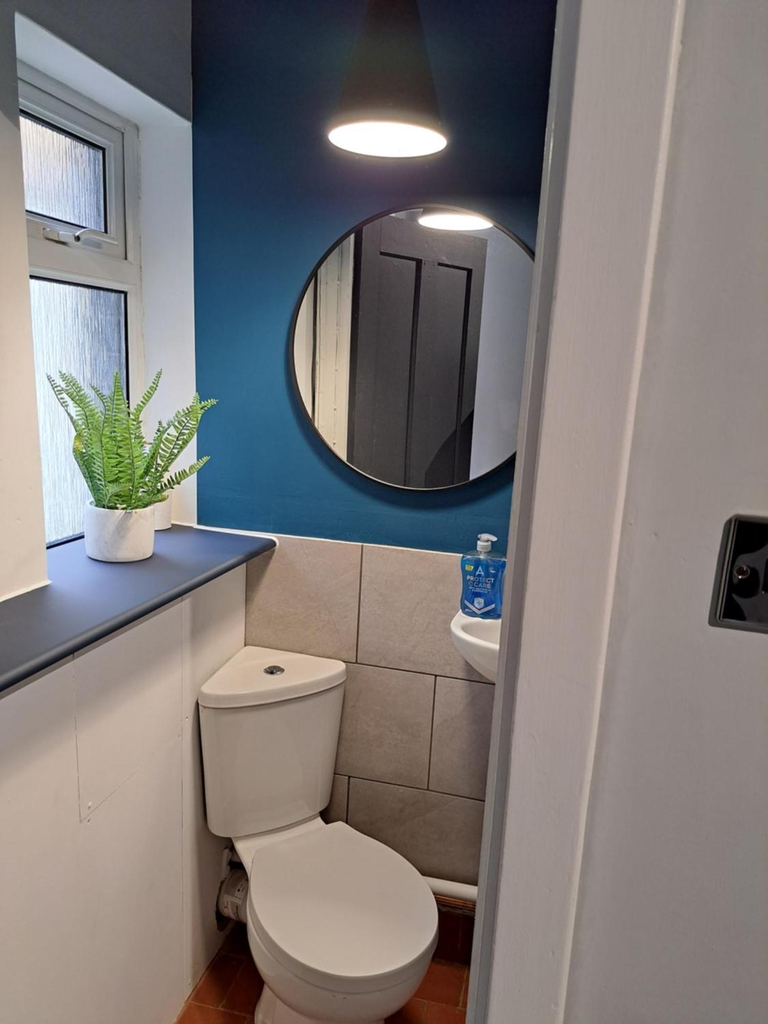 Kingsdown Apartment Грейт Малвърн Екстериор снимка